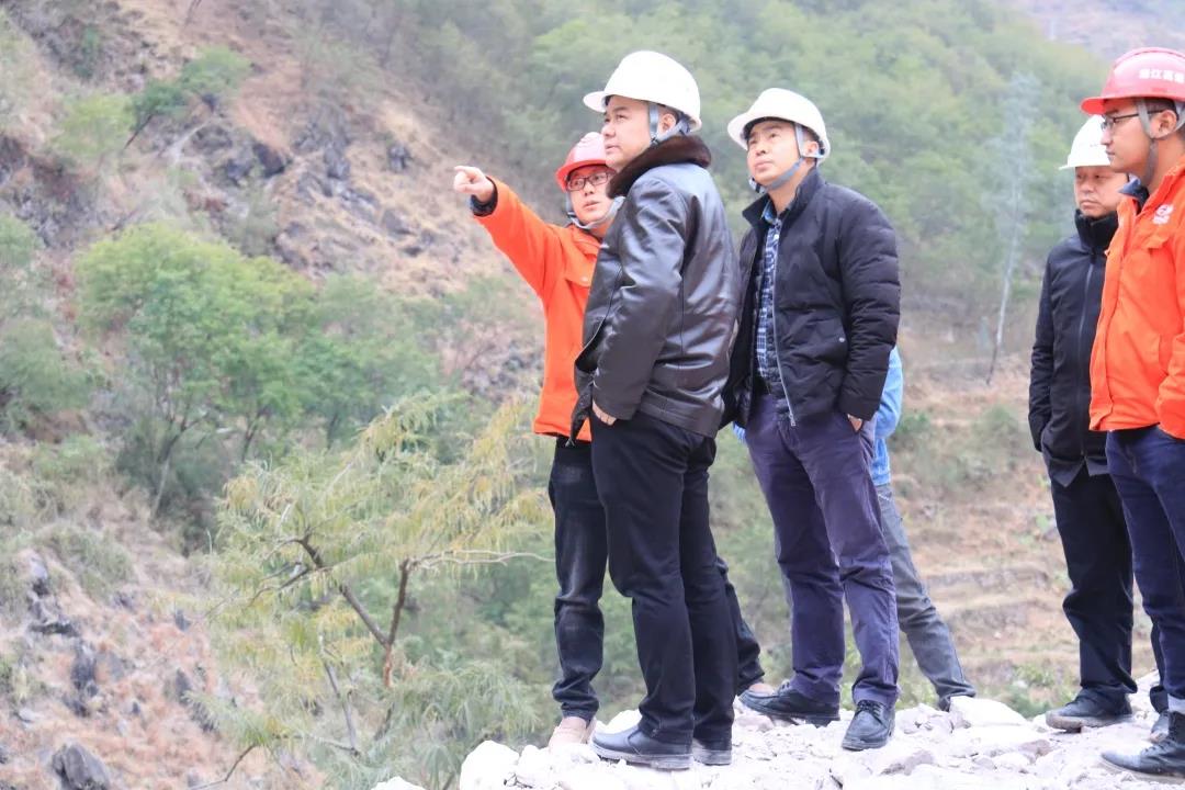 川交路橋黨委委員、董事、總工程師汪碧云赴沿江高速金寧段ZCB1-5項目檢查指導(dǎo)工作