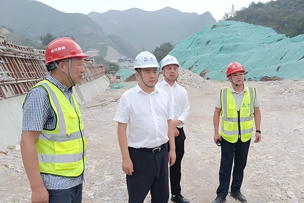 川交公司黨委書記、董事長(zhǎng)杜江林赴北京門頭溝區(qū)國(guó)道108項(xiàng)目檢查指導(dǎo)工作